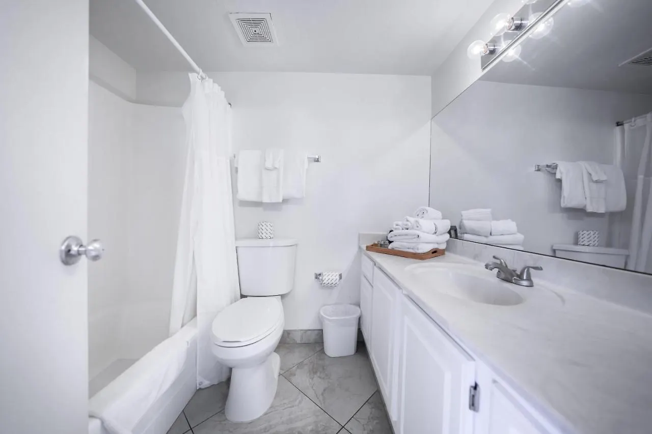 136 Fully Furnished, Amenities Galore Scottsdale 0*,